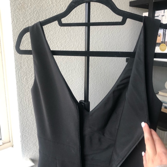 SALONI Stunning Plunge Ruffle Little Black Dress - Picture 7 of 8